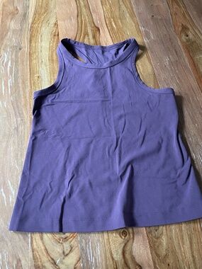 Align waist length tank top